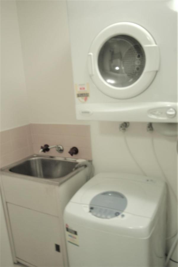Accommodation Sydney - Kent Street Sydney Cbd Top Floor 2 Bedroom Apartment With Balcony Bagian luar foto